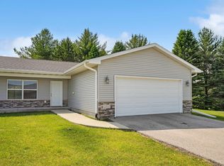 2902 Cohen Ln, Waterloo, IA 50701