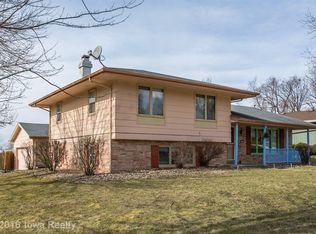 5128 Oaklyn Dr, Des Moines, IA 50310