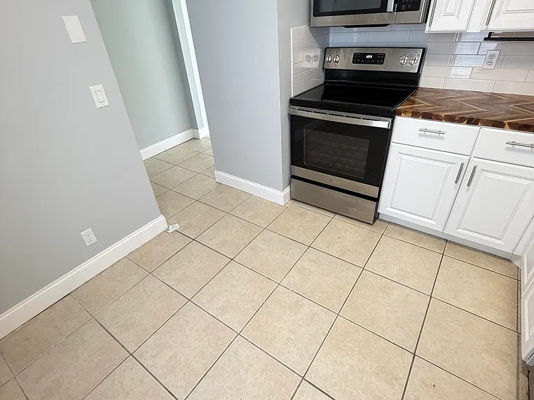317 Georgian Park Dr — Photo 5