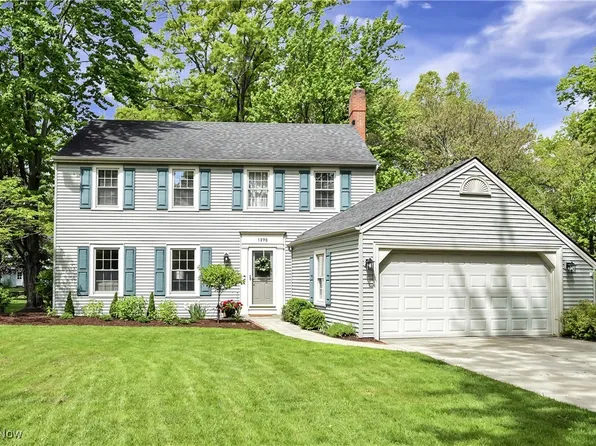 1370 Queen Annes Gate, Westlake, OH 44145