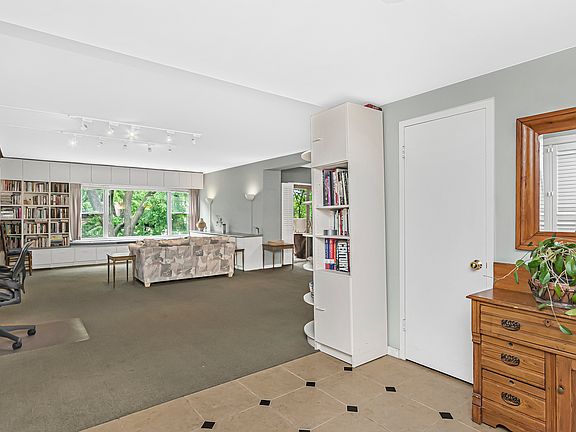 3rd image of 1508 Hinman Ave APT 4B