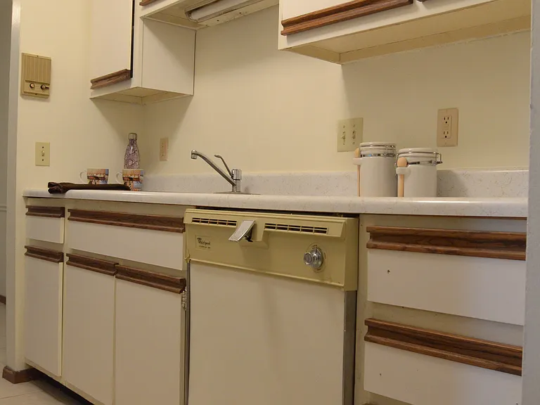 Cambridge Woods Apartments — Photo 44