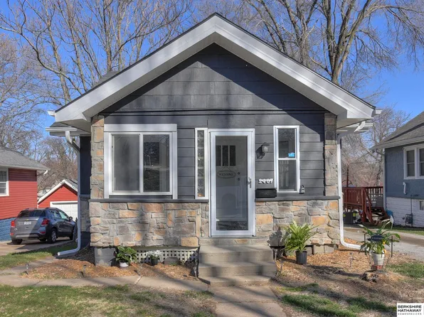 2407 N 60th St, Omaha, NE 68104