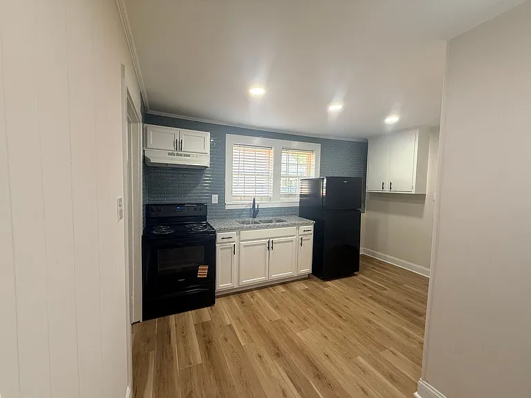 534 Manchester St SE — Photo 8