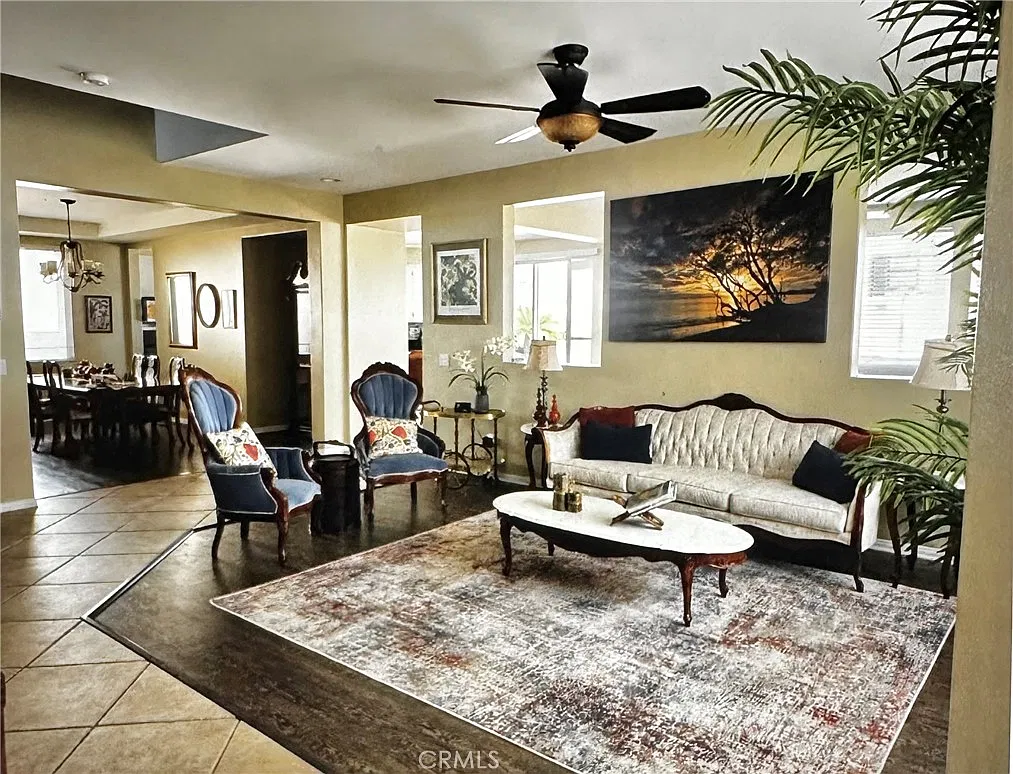 5 bed, 3371 sqft, $3,995 — Photo 3