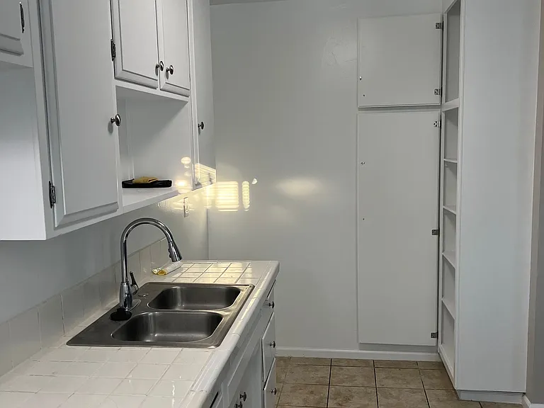 5139 Live Oak St #12 — Photo 7