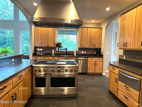 4th image of 2701 E Beech Way