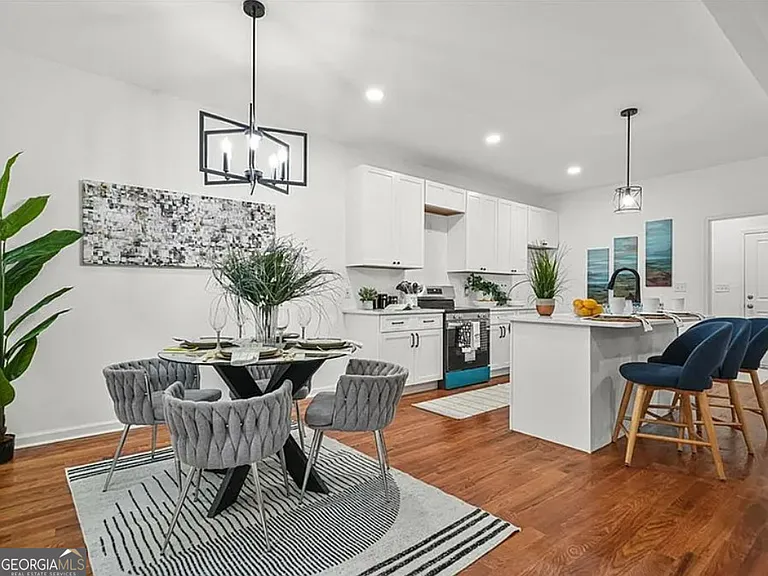 3925 Pine Shore Cir — Photo 5