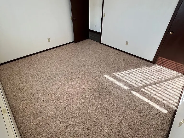 Courtyard Apartment Homes - 816 — Photo 16