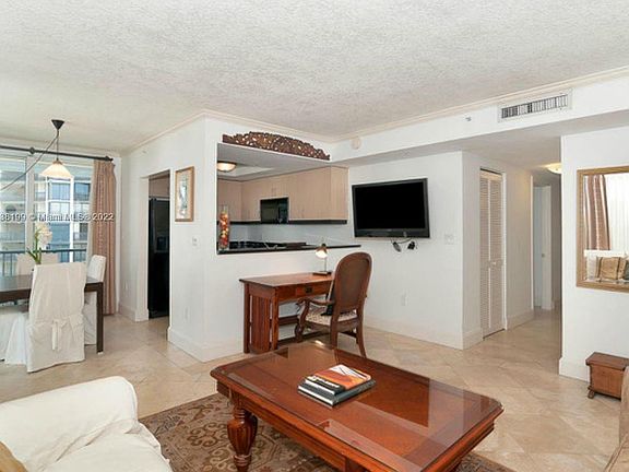 3rd image of 2951 S Bayshore Dr #P9