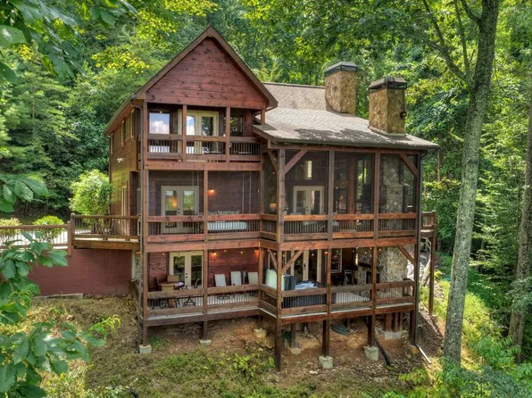 418 Lakeview Dr, Blue Ridge, GA 30513