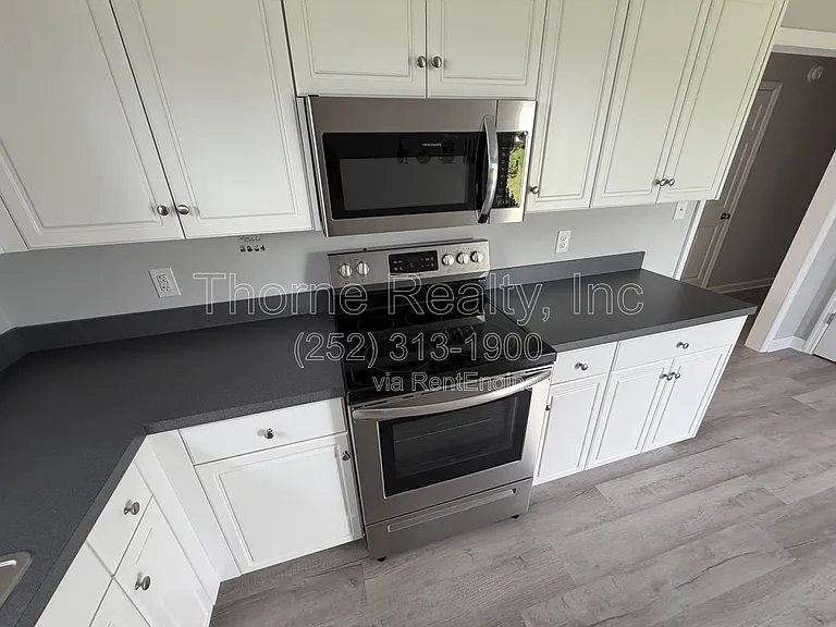 2411 Heath Ln — Photo 8