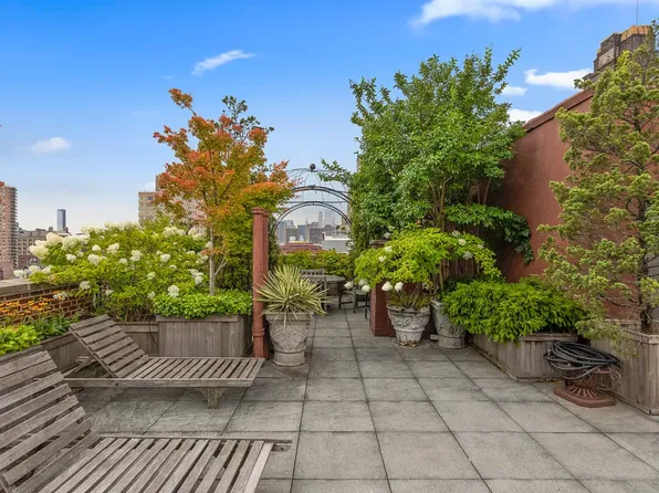 41 5th Avenue image 14 of 20