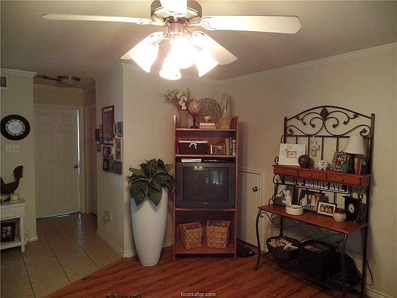 4th image of 2309/2311 Cornell Dr