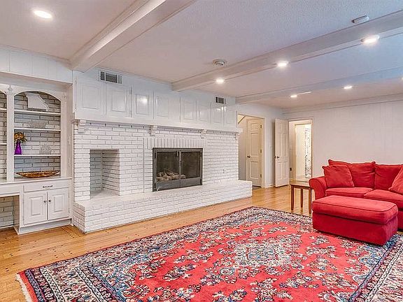 4th image of 2215 Lochlevin Dr