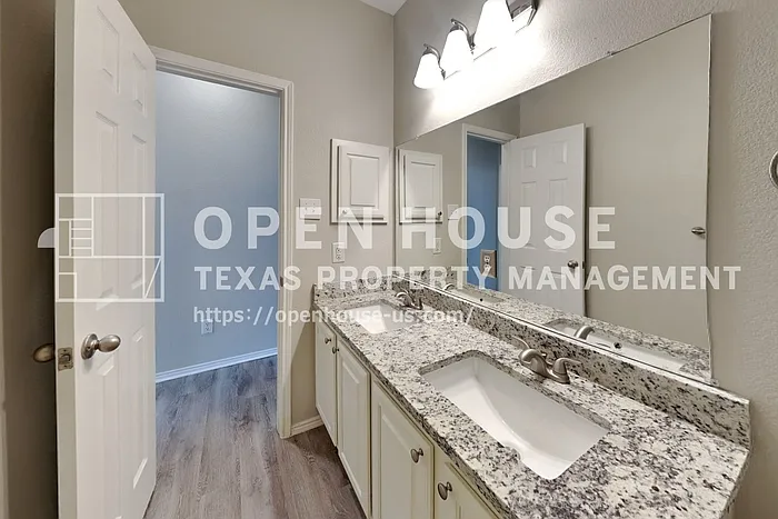 2021 Hickory Dr — Photo 16
