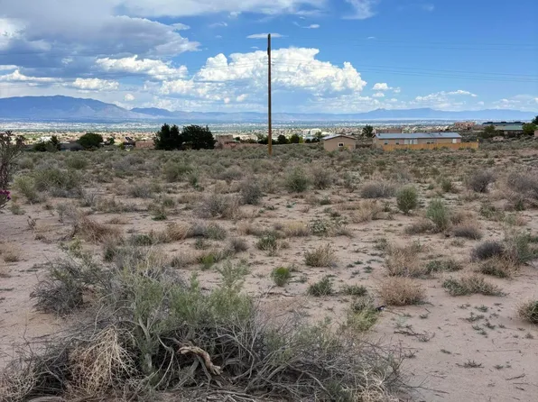 1226 Villa Rd SE, Rio Rancho, NM 87124