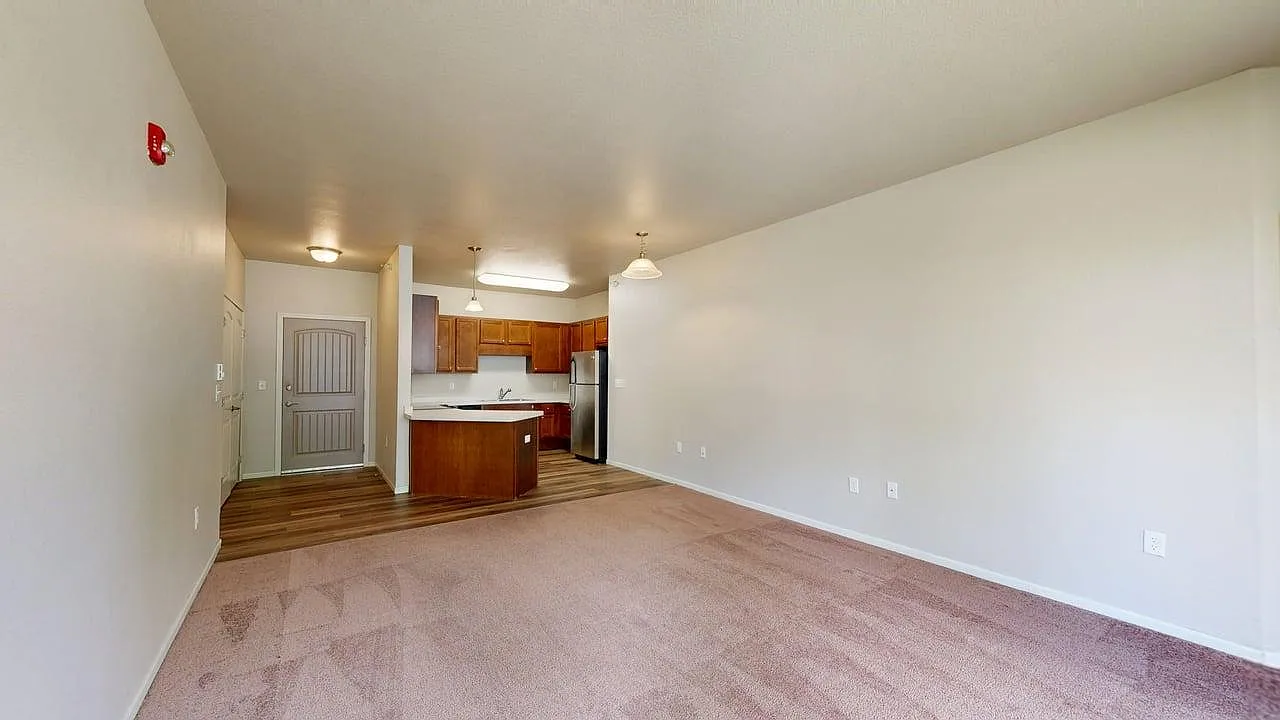 Eagle Crest Apartments — Photo 2