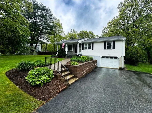 65 Alaska St, Cumberland, RI 02864