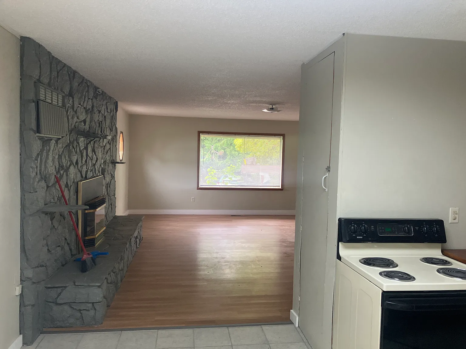 114 Glen St photo 1