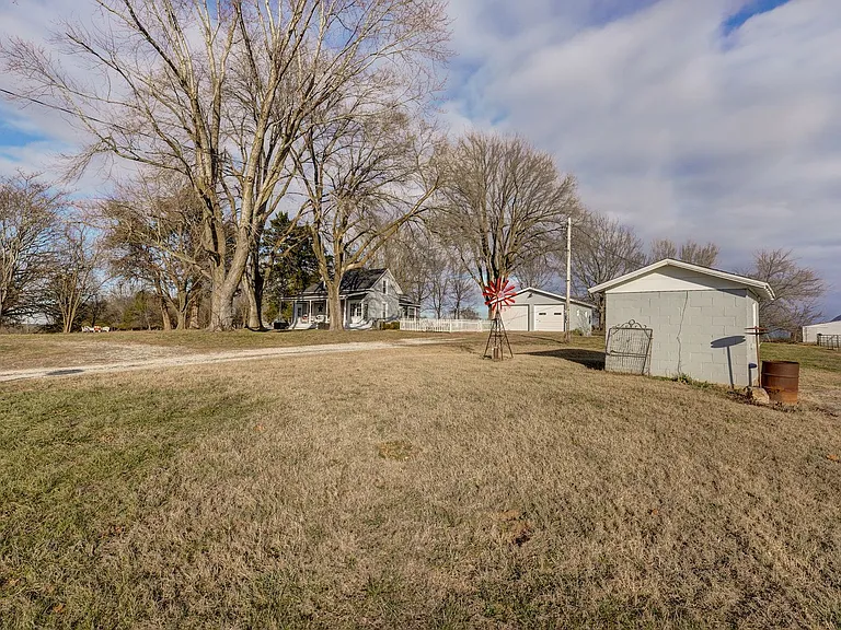 1528 Hidden Valley Rd — Photo 34