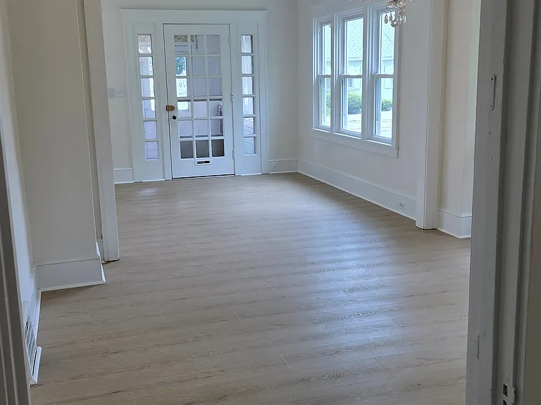 1008 George St — Photo 5