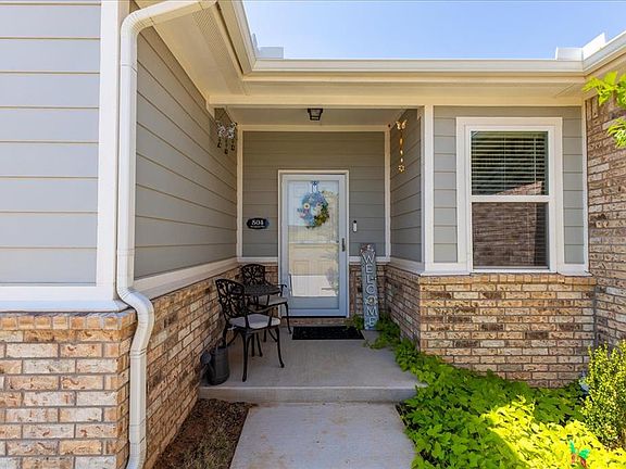 3rd image of 504 Evergreen Way