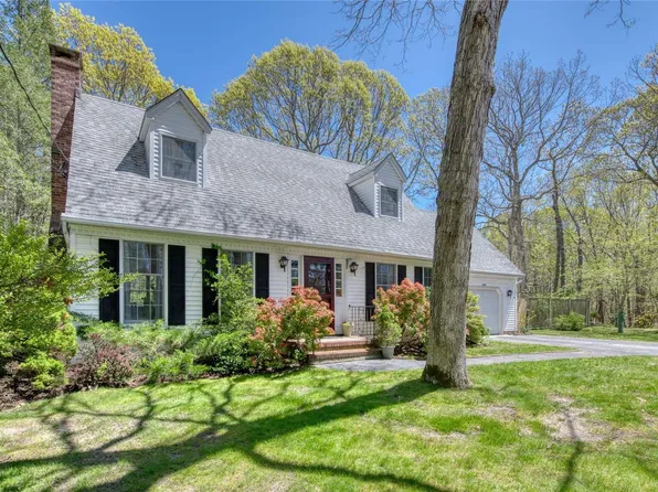 5845 N Bayview Road, Southold, NY 11971
