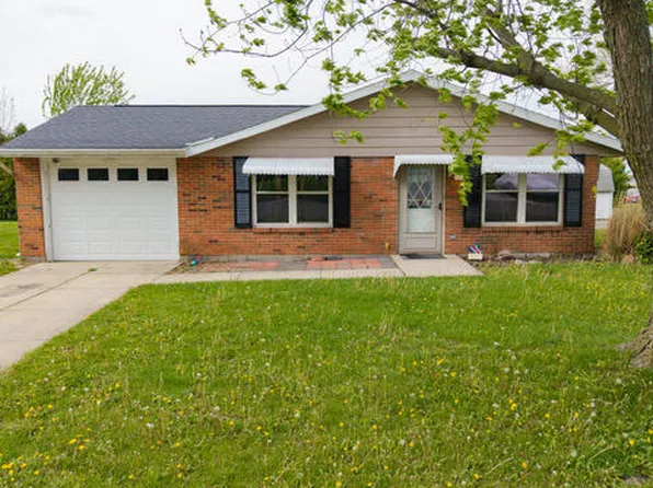 904 Daisy Dr, Wapakoneta, OH 45895