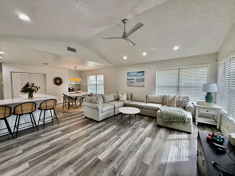 325 Knotty Wood Ln — Photo 13
