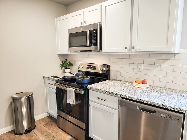 918 Forest St — Photo 10