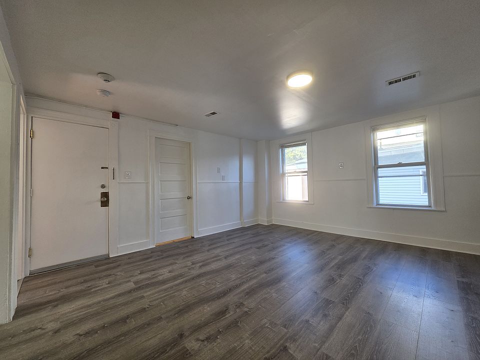 1st image of 212-214 Burnside Ave Floor 1