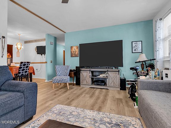 3rd image of 76 Franklin Lane #B