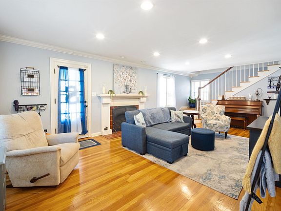 5th image of 4010 Buckner Ln