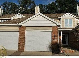 5557 Woodruff Shore Dr, Brighton, MI