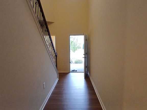4th image of 136 Eagleson St