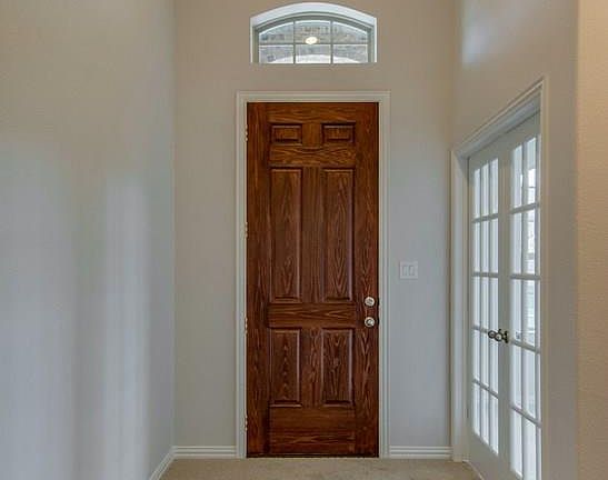 5th image of 901 Bainbridge Ln