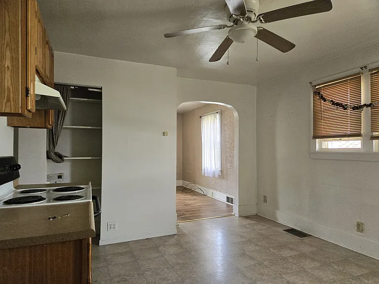 320 Main St — Photo 15