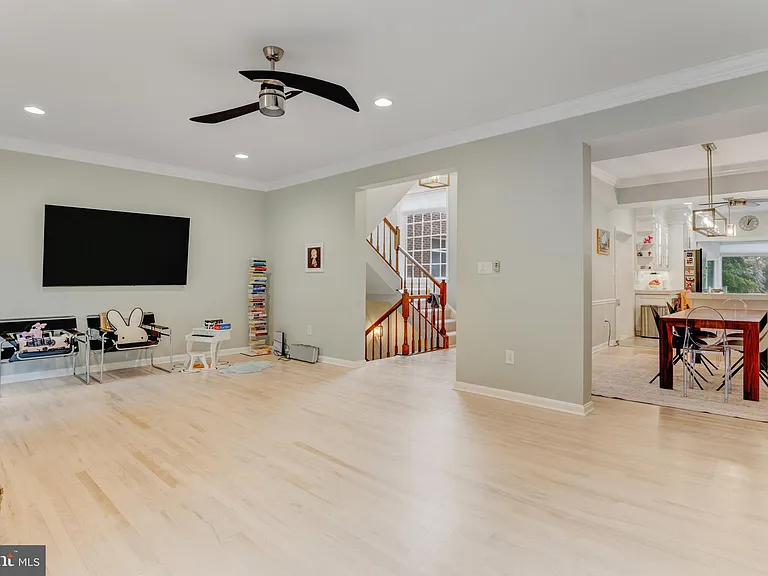 10219 Aspen Willow Dr — Photo 11