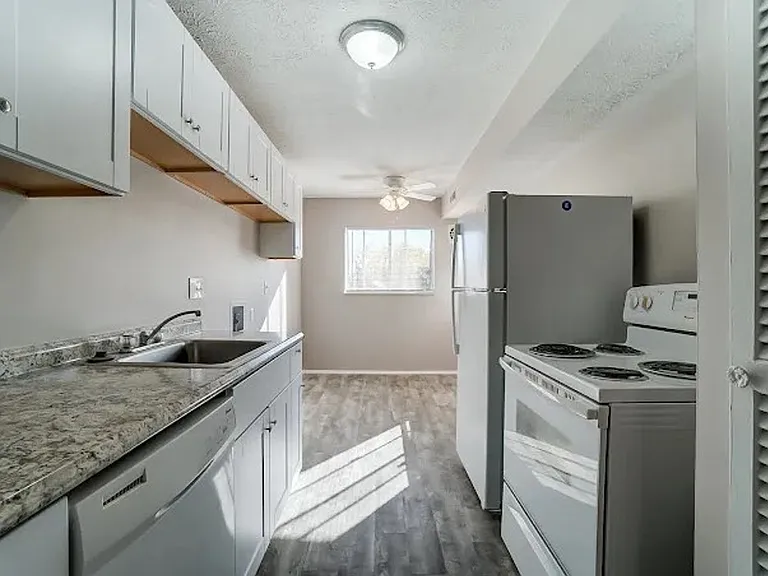 Finneytown Apartments & Townhomes — Photo 6