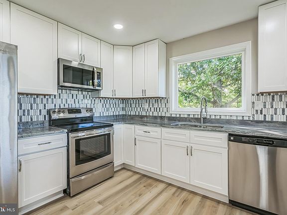 5th image of 53 Prospect Bay Dr W