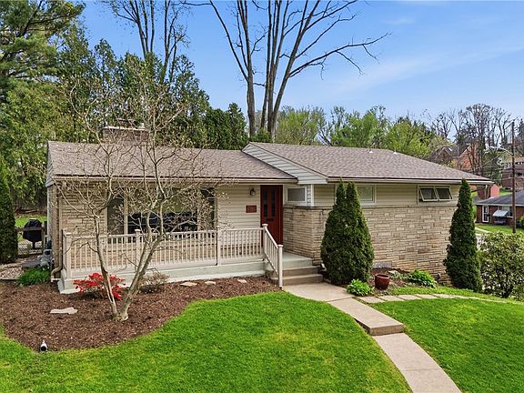 2nd image of 2675 Strathmore Ln