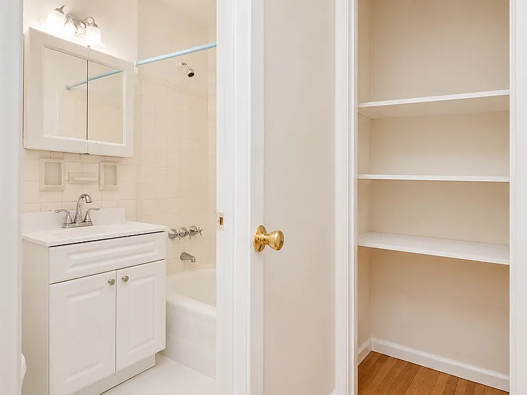 540 Ocean Pkwy #310 — Photo 7