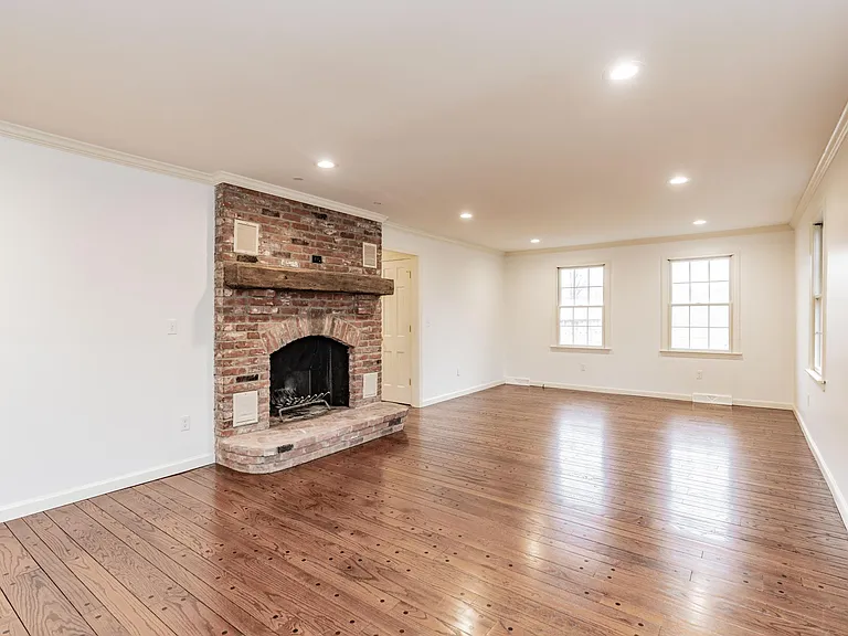 1241 Halladay Ave W — Photo 11