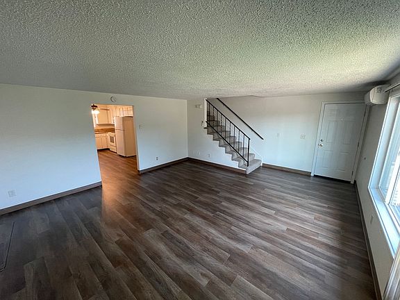 3rd image of 1630 Monmouth St #23