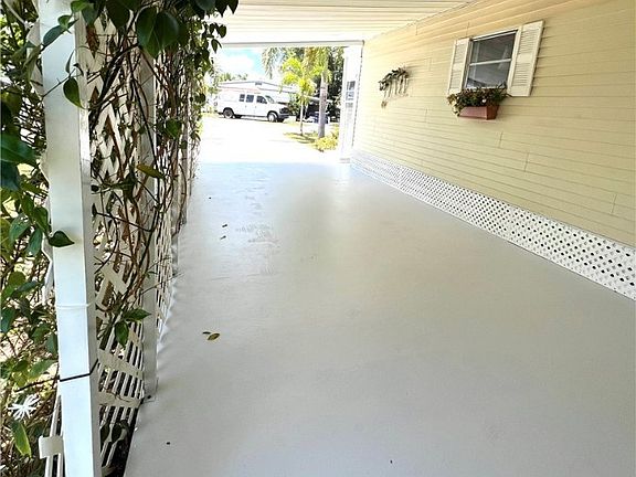 3rd image of 128 Gaslight Ave