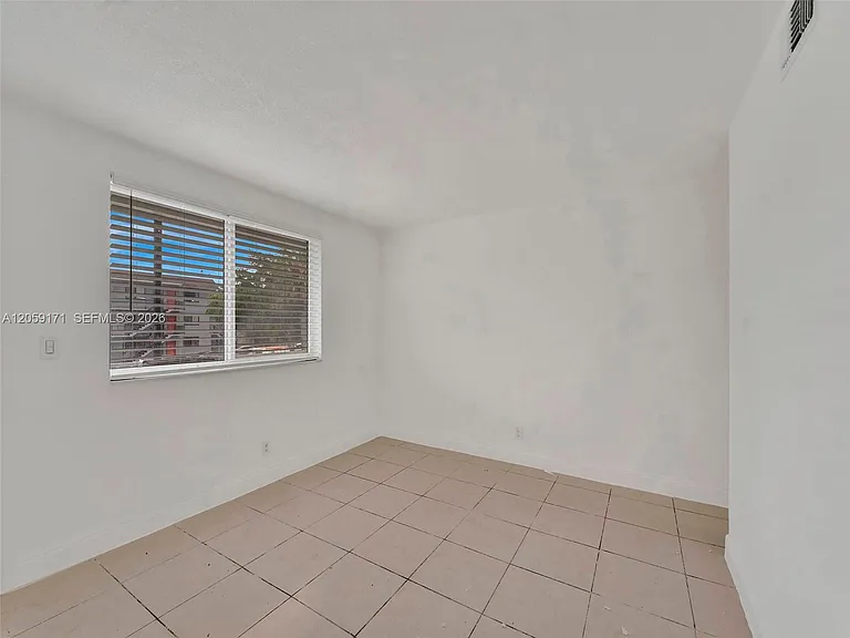 14190 W Dixie Hwy #1 — Photo 20