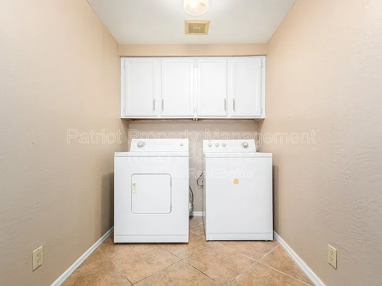 9705 E Mountain View Rd #1015 — Photo 16