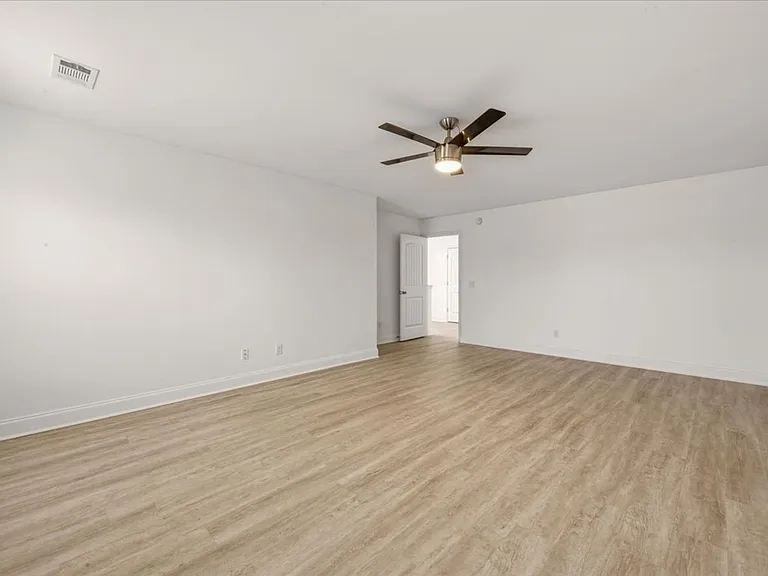 102 Old Mill Rd — Photo 13
