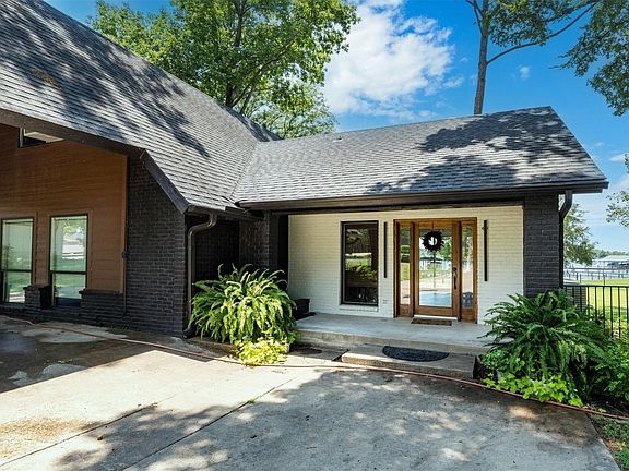 2nd image of 162 Lake Dr